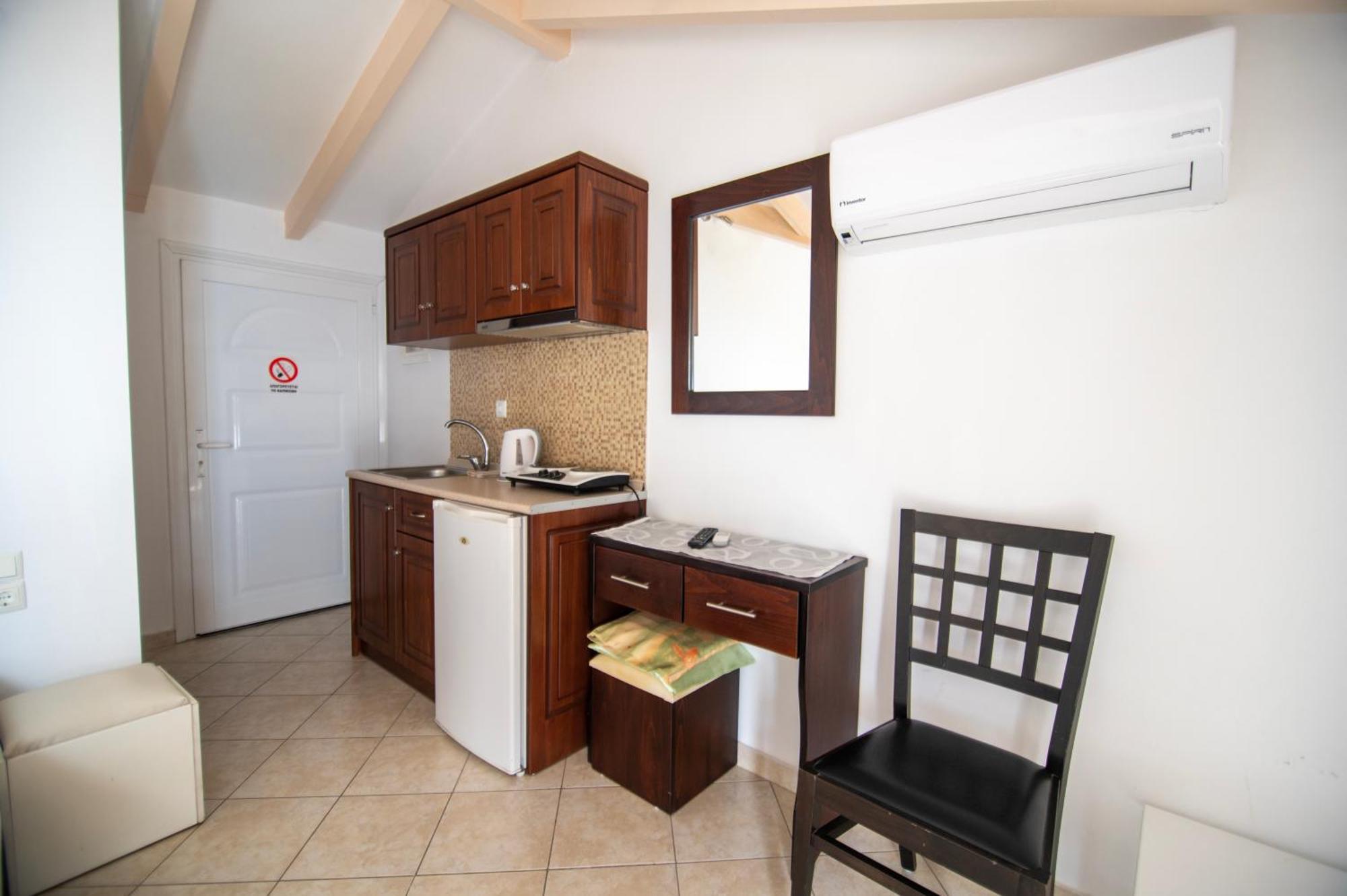 Hotelsunnybeachgr Perdhika Exteriör bild