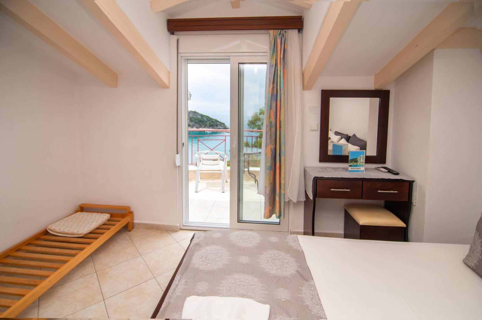 Hotelsunnybeachgr Perdhika Exteriör bild